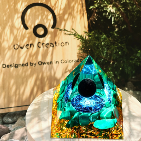 Natural Malachite Orgone Pyramid-Obsidian Sphere Meditation Orgonite Pyramid
