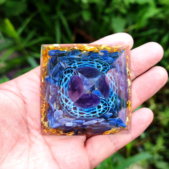 Amethyst Orgone Pyramid-Blue Kyanite Orgonite Pyramid