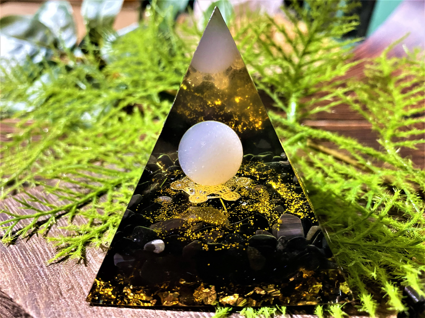 White Crystal Sphere Orgone Pyramid with Obsidian Quartz, Spirit Healing Orgone, Chakra Orgone Pyramid, EMF Protection, Energy Generator,