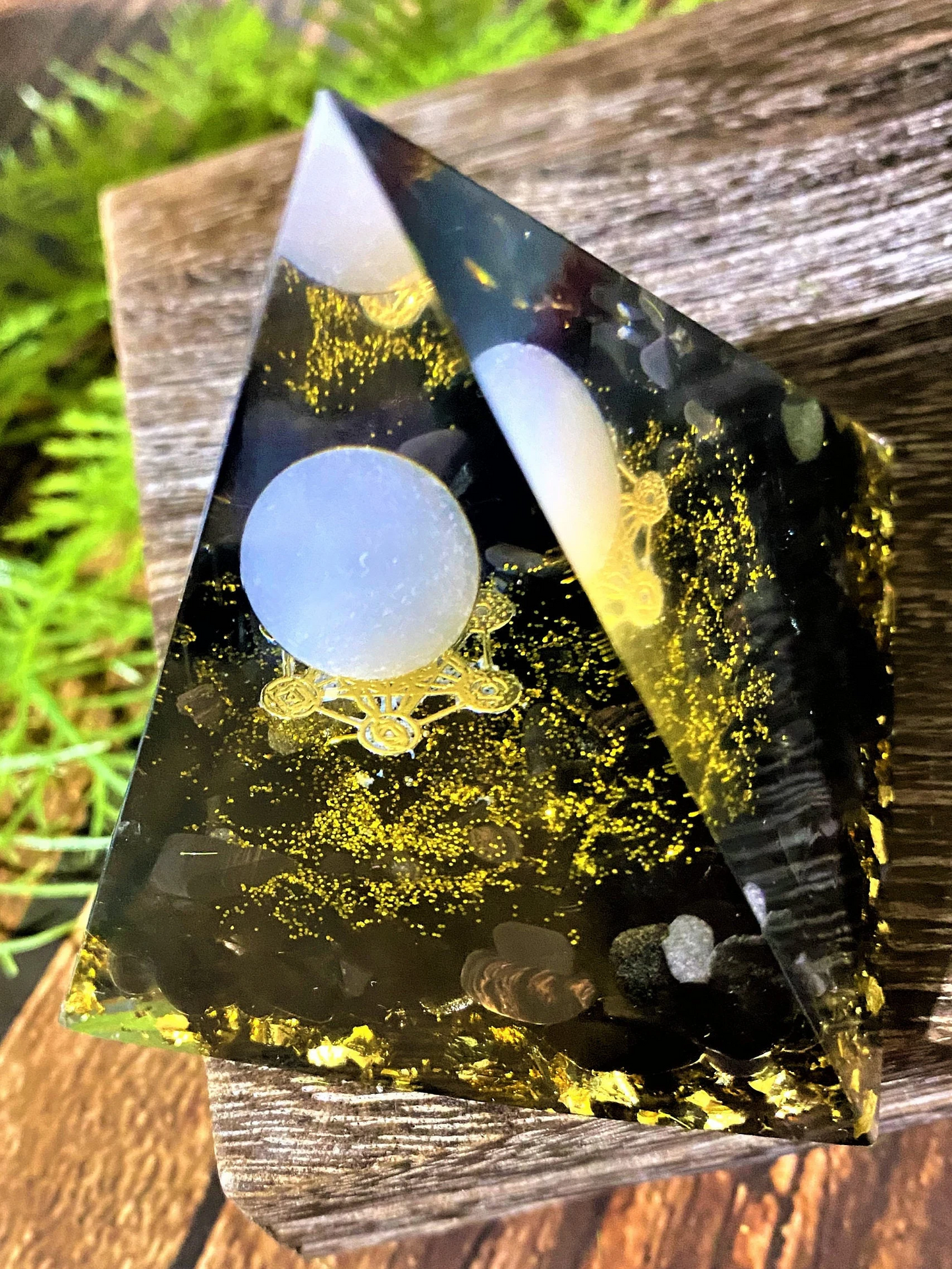 White Crystal Sphere Orgone Pyramid with Obsidian Quartz, Spirit Healing Orgone, Chakra Orgone Pyramid, EMF Protection, Energy Generator,